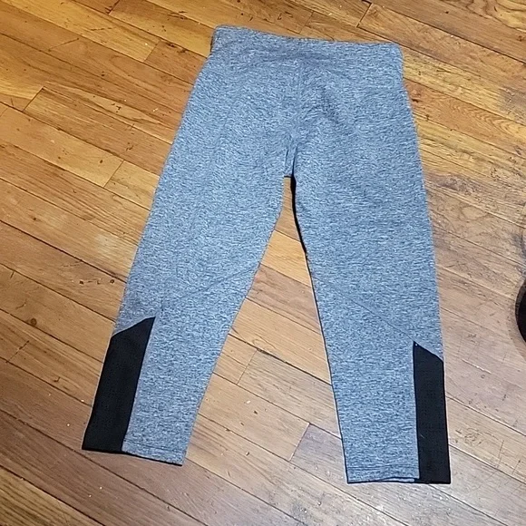 Champion capri size s color gray and black good condition - Picture 6 of 10